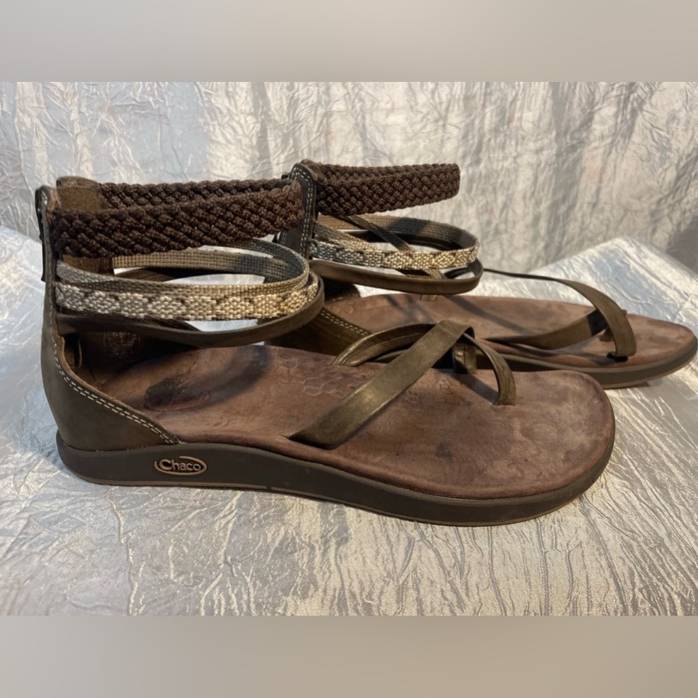 Chaco Dawkins women’s leather with ankle straps and big toe trap
